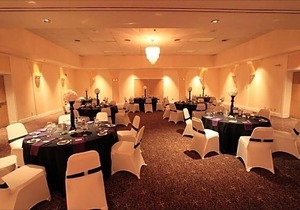 2-Star Hotel ∙ Ramada by Wyndham Lindsay