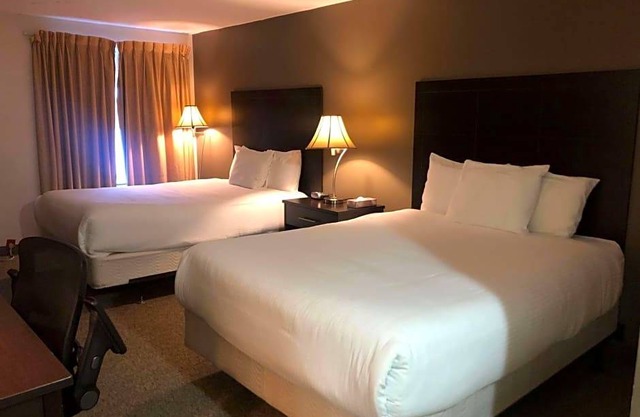 2-Star Hotel ∙ Ramada by Wyndham Lindsay