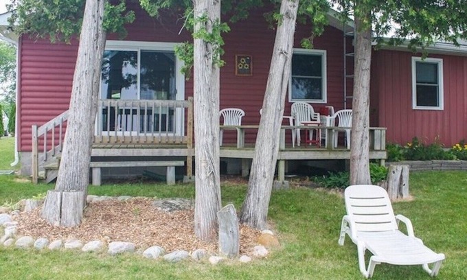 Fenelon Falls Cottage | Whispering Waters - Two Bedroom Cottage, Sleeps 6