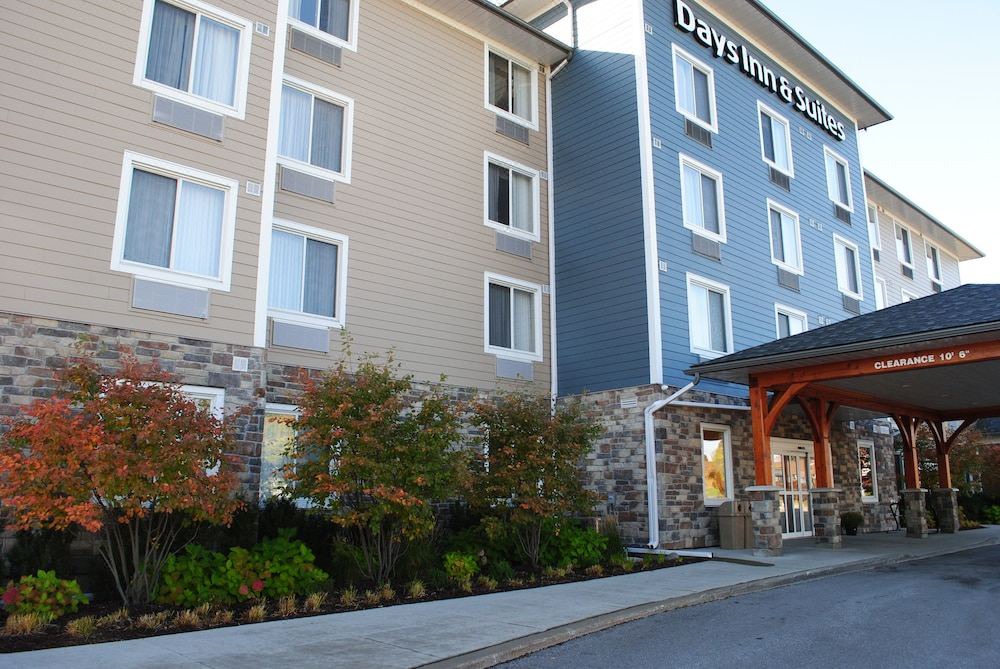 Photo of Buildings in Lindsay