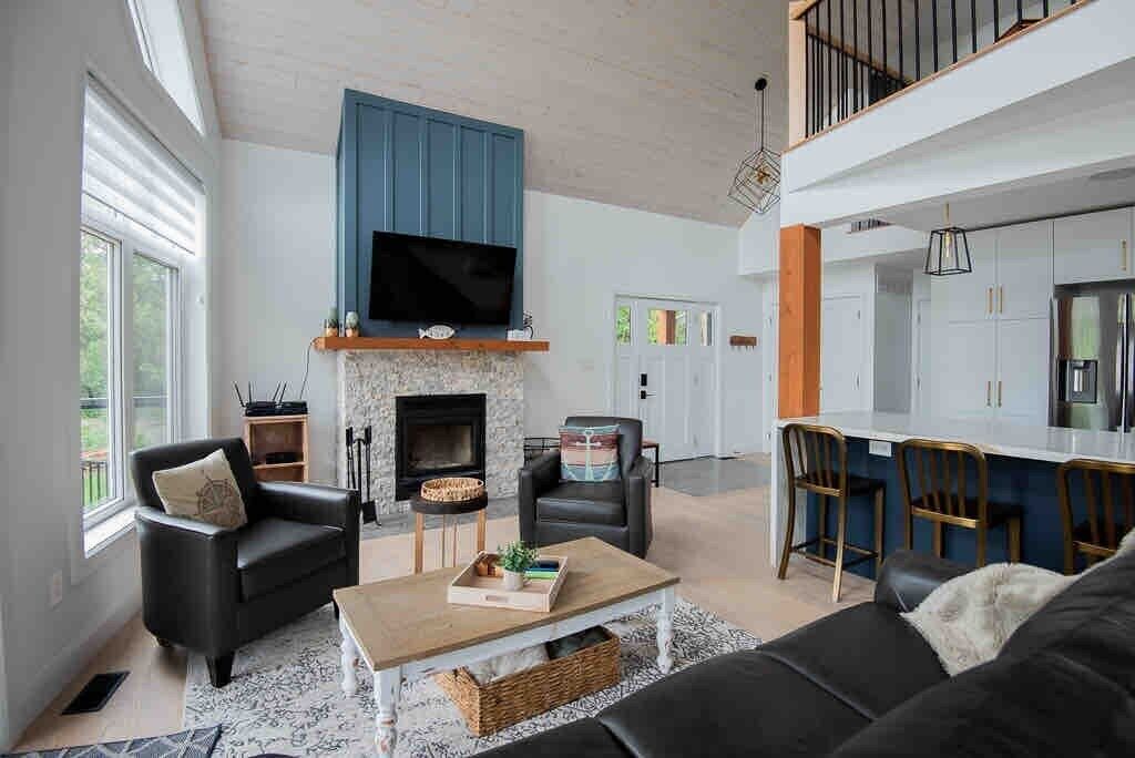 Photo of Livingroom in Fenelon Falls